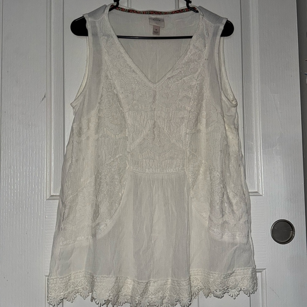 Large Knox rose white flowy bohemian top!